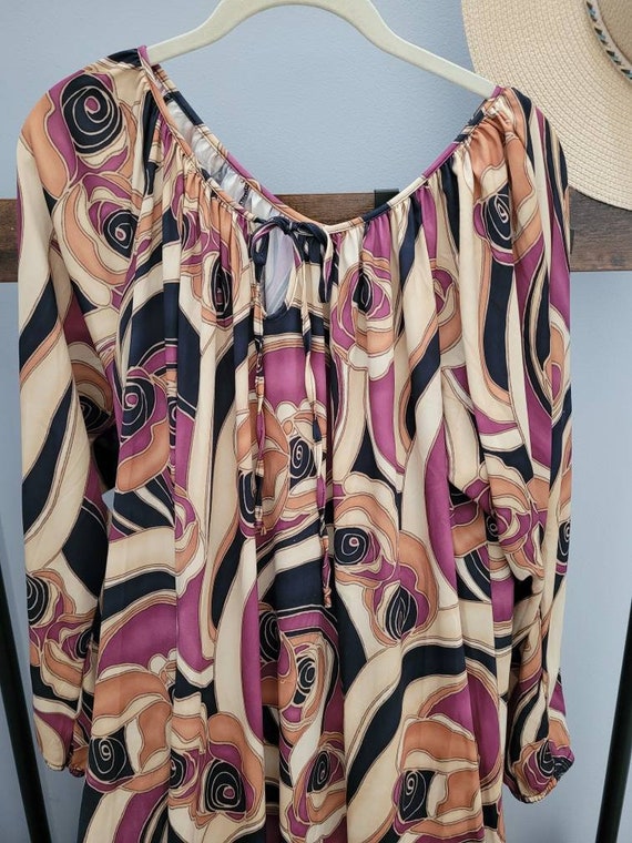 1970s vintage dress. fabulous Fun swirl print wit… - image 4