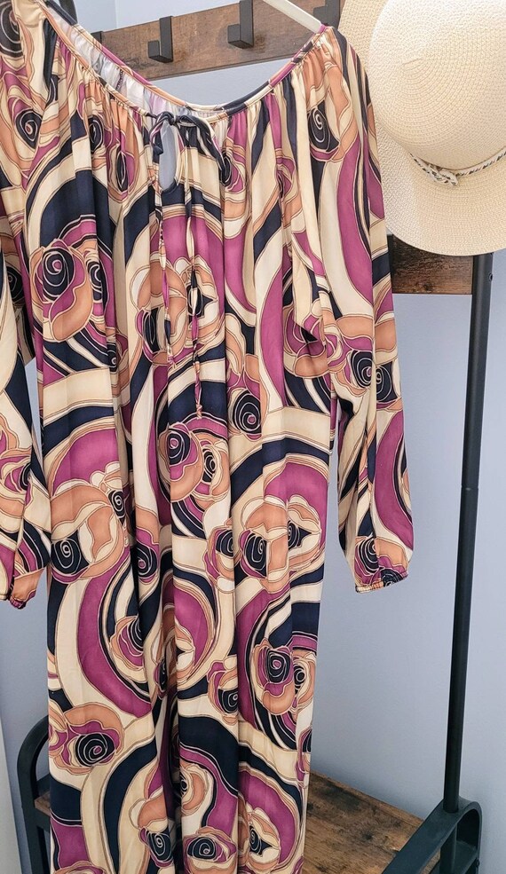 1970s vintage dress. fabulous Fun swirl print wit… - image 1