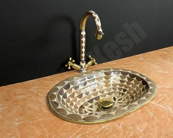 Handgemachtes Messing Waschbecken mit Walnuss Holz und Harz besetzt - Badezimmer marokkanisches Waschbecken