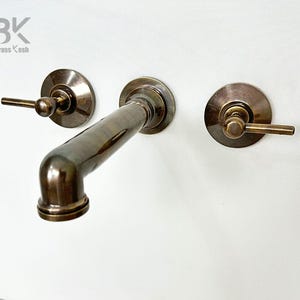 Handgemachter Wand-Wasserhahn aus Messing mit Bronze-Finish