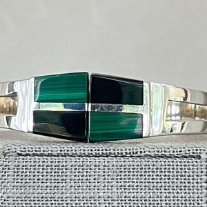 Fjäderarmband i sterlingsilver med svart onyx och malakit