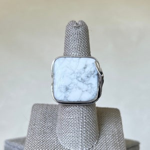 Anello in argento sterling con diaspro bianco stile sud-ovest