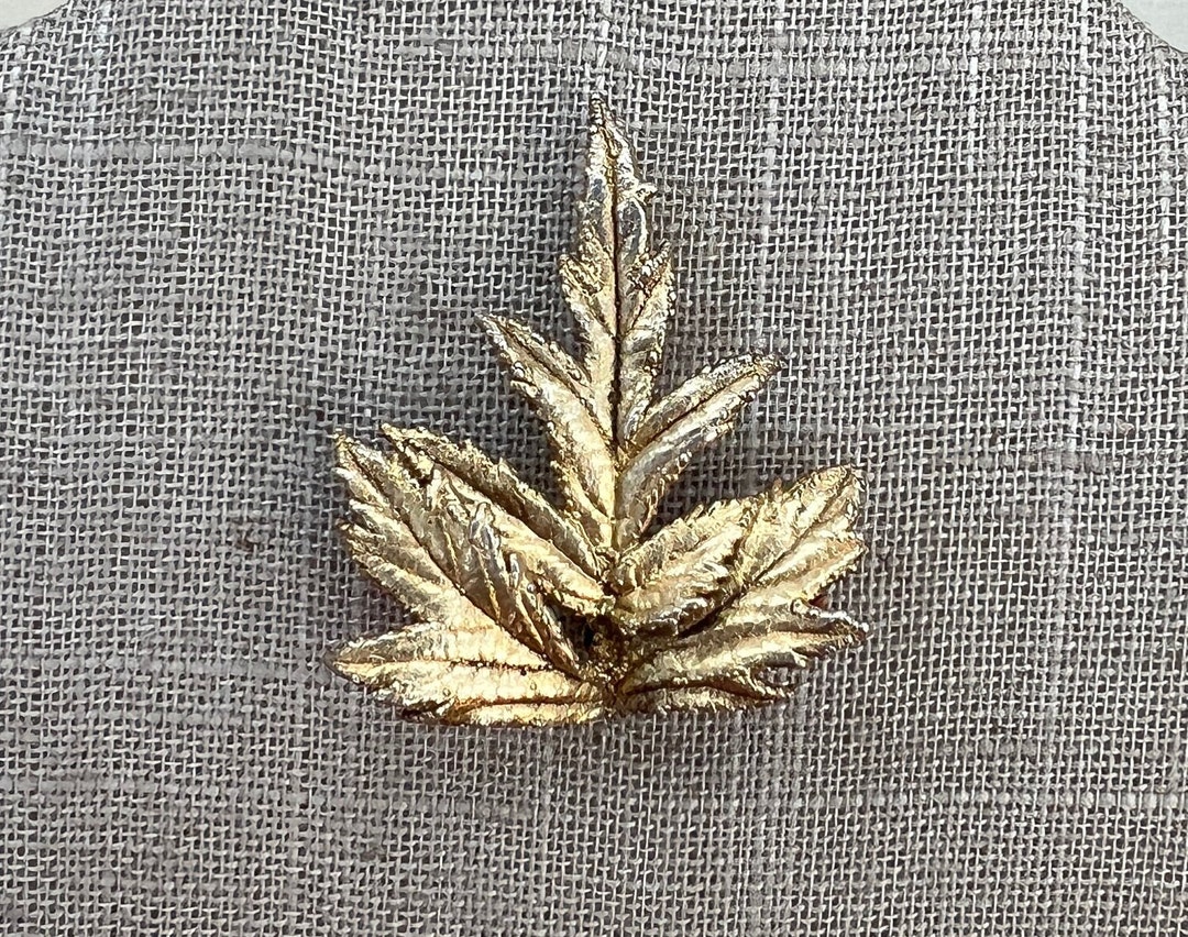 Flora Danica Eggert ヴィンテージ ベルメイユ リーフ ブローチ - Etsy