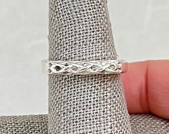 Vintage Sterling Silver XOXO Ring