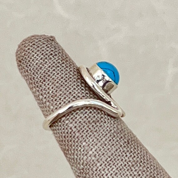 Vintage Sterling Silver Round Turquoise Loop Ring - image 4