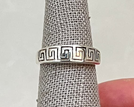 Vintage Sterling Silver Aztec Pattern Ring - image 1