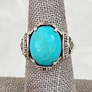 Anello vintage in argento sterling con turchese ovale e marcasite