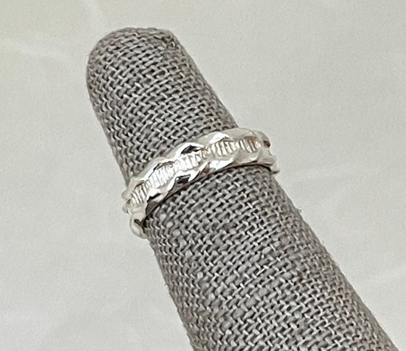 Sterling Silver Patterned Toe Ring - image 3
