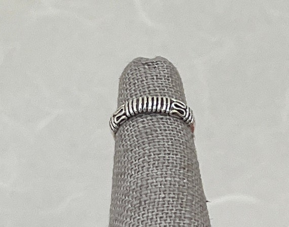 Sterling Silver Ribbed Toe Ring - image 2