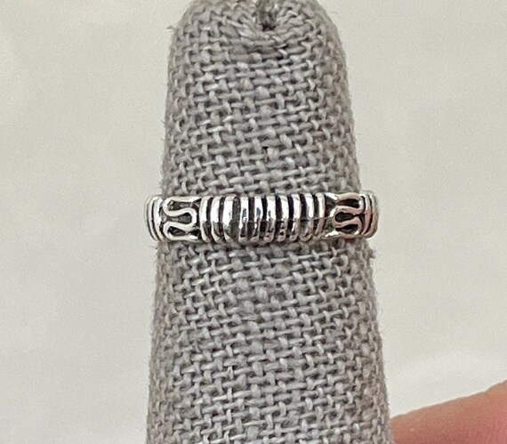 Sterling Silver Ribbed Toe Ring - image 1