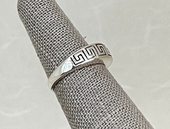 Vintage Sterling Silver Aztec Pattern Ring - image 3