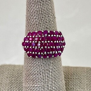 Anillo de plata de ley con 5 filas de rubíes de 2,70 quilates