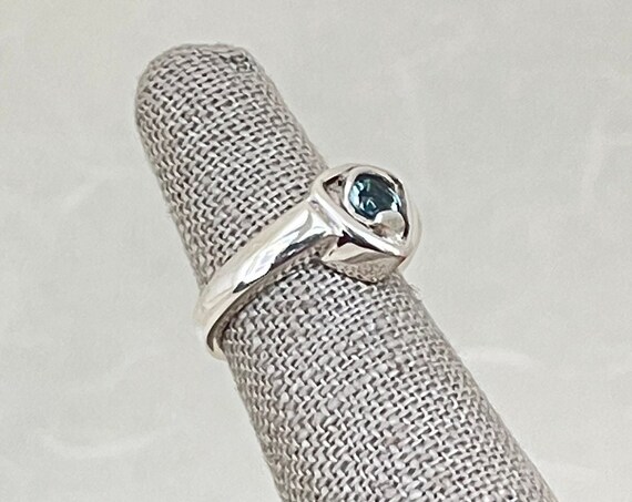 Sterling Silver Blue Topaz Ring - image 3
