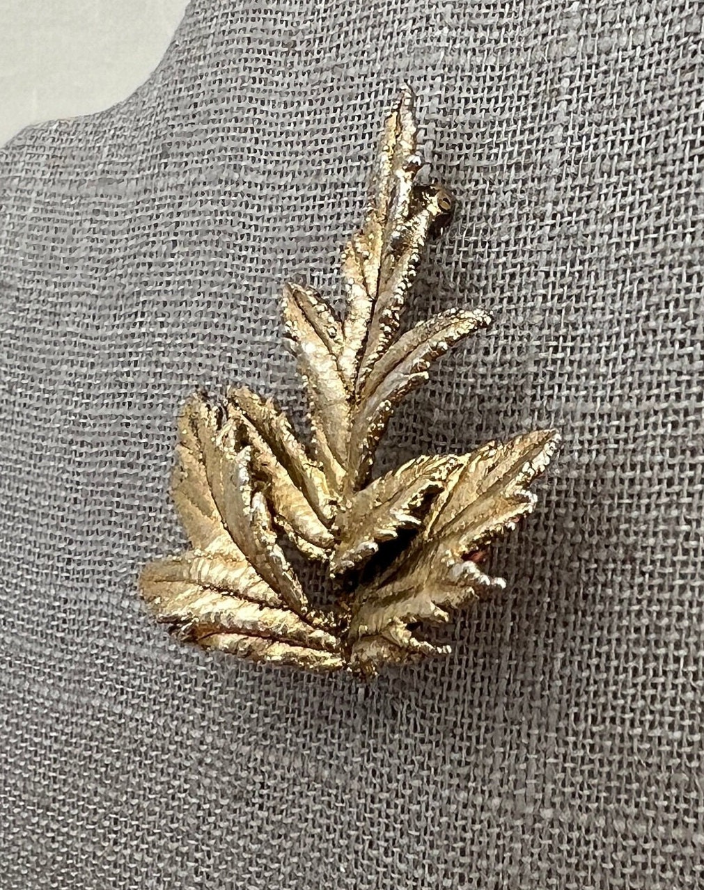Flora Danica Eggert ヴィンテージ ベルメイユ リーフ ブローチ - Etsy
