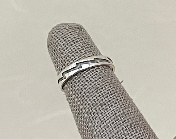 Sterling Silver Patterned Toe Ring - image 3