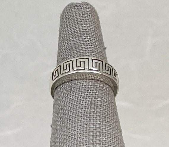 Vintage Sterling Silver Aztec Pattern Ring - image 2