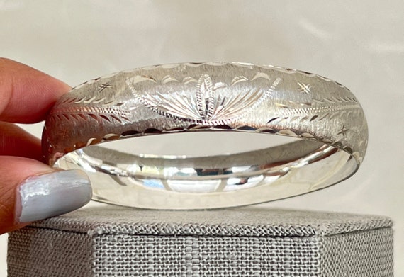 Vintage Sterling Silver Diamond Cut Bangle - image 4