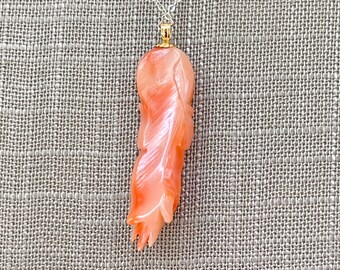 14K イエロー ゴールド 彫刻珊瑚 中国賢者ペンダント - Etsy 日本