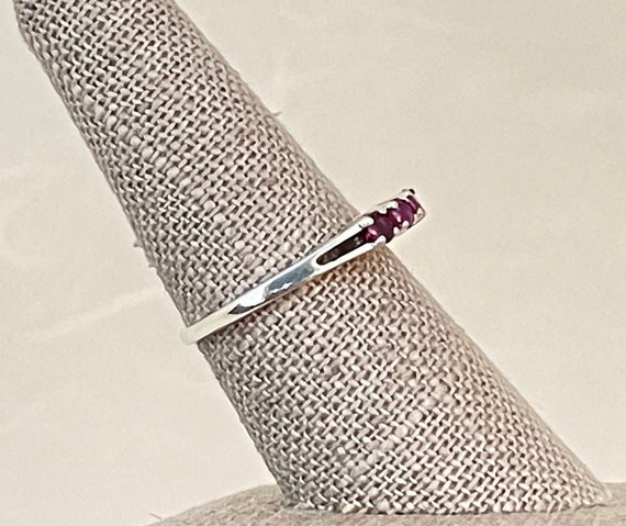 Vintag Sterling Silver 5 Ruby Ring - image 5