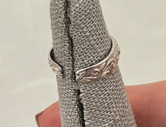 Sterling Silver Patterned Toe Ring - image 5