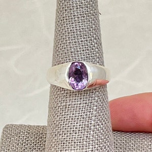Anello in argento sterling con ametista ovale