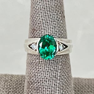 Anello vintage in argento sterling con zirconi cubici verdi