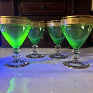 Bryce Bros Uranium Glass Water Goblets Set of 4 Green Gold Encrusted Elegant Stemware UV Reactive