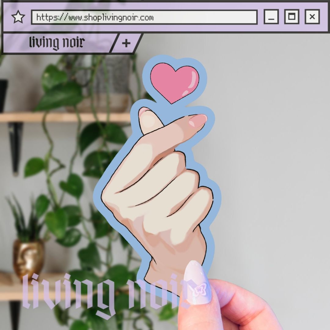 Pin by 𝓐𝓽𝓵𝓪𝓷𝓽𝔂𝓼 6316 on Finger heart anime