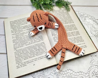 Crochet bookmark tiger PATTERN Crochet tiger Gift for readers