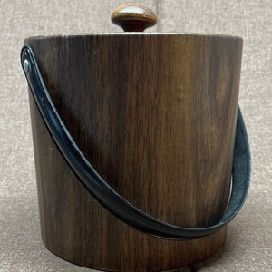 Drinks Anyone? 1980’s Faux Wood Ice Bucket. Perfect for that retro bar! Cheers!