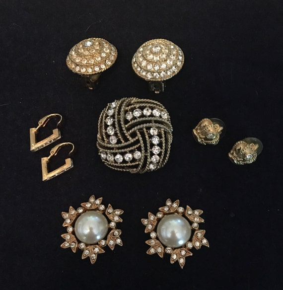 Gold and rhinestone vintage - Gem