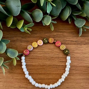 Pulsera con cuentas de afirmación positiva
