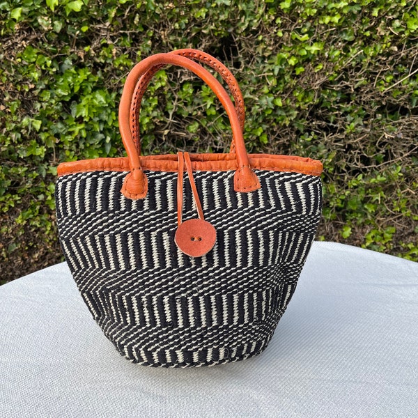 Black and white :Handmade sisal and recycled wool basket bag