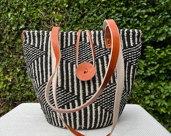 Black and white :Handmade sisal and wool handbag basket