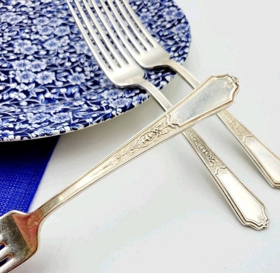 1847 Rogers Bros Ancestral Silverplate IS Set of 3 Dinner Fork