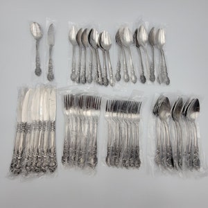 NS National Stainless Japan Rose and Leaf Service per 8 Vtg Set da 50 pezzi Raro