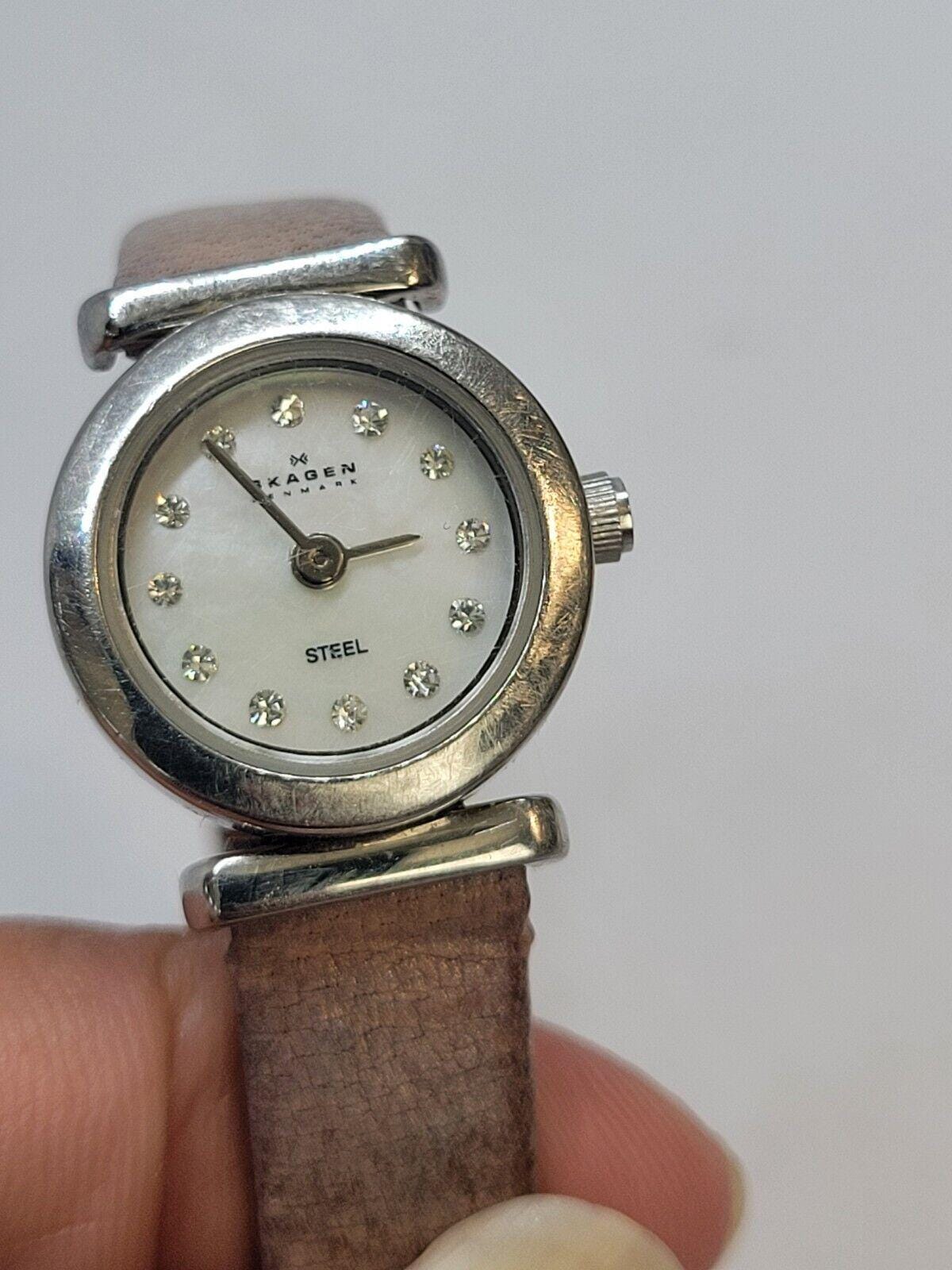 Skagen Denmark ladies mother of pearl stainless steel dress watch NEW BATTERY Skagen Denmark Watch Womens 25mm Mother of Pearl Dial Cream  main image 4