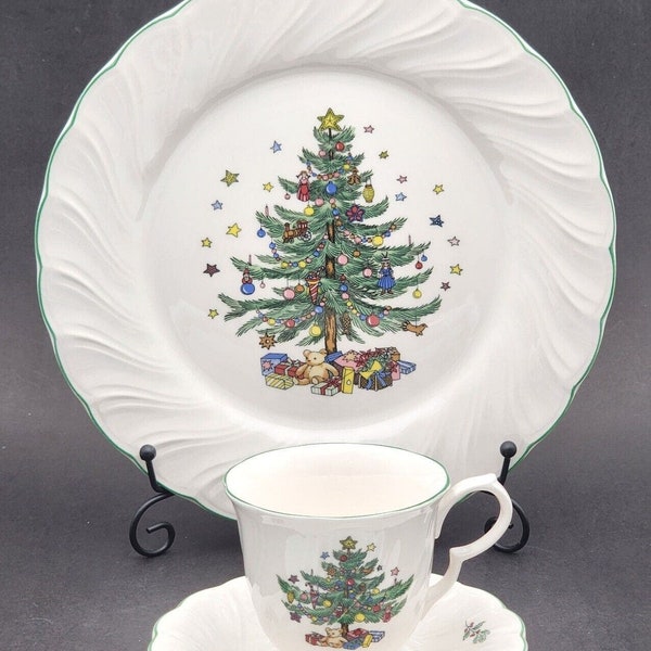 VTG Nikko Happy Holidays Dinnerware Set 12 Piece Christmas Tree In Original Box