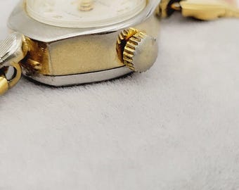 Vtg Benrus Art Deco Style Ladies 17 Jewels Gold Tone Running Manual Wind Watch Vtg Benrus Art Deco Style Ladies 17 Jewels Gold Tone Running  main image 4
