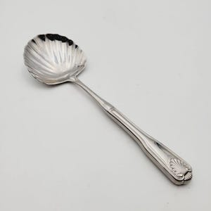 Wallace COUNTRY SHELL Stainless Flatware Glossy Fiddle large shell serving spoon