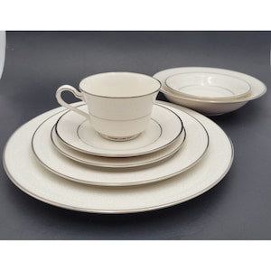 Noritake Ivory SORRENTO 7565 JAPAN Set mit 7 Stück Vintage Einzigartige Gedecke Geschirr