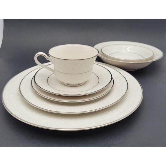 Noritake Ivory SORRENTO 7565 JAPAN Set of 7 Pieces Vintage