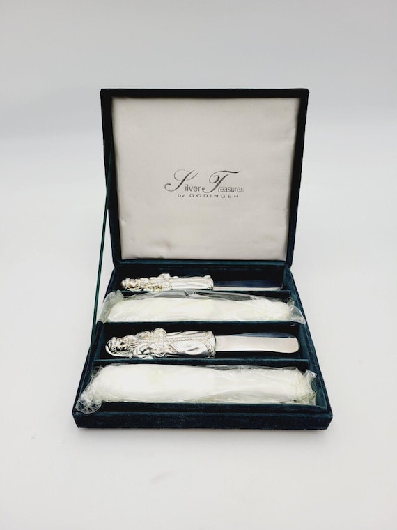 Silver Treasures by Godinger Santa Clause Cheese Butter Spread