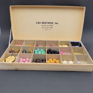 Lidz Brothers Original Box Vintage Buttons Sets More 100 Buttons