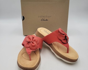 Clarks Women's Brynn Style Flat Sandal Bright Coral Leather Size 5.5 Comfort