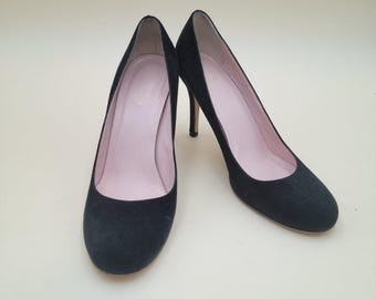 Zapatos de tacón de aguja de ante negro con punta redonda de Kate Spade New York, talla 9.5 M, Italia