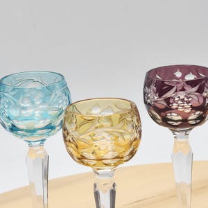 Juego de copas de cristal checo estilo bohemio vintage para licor: Copas de licor Rainbow Grapevine imagen 9
