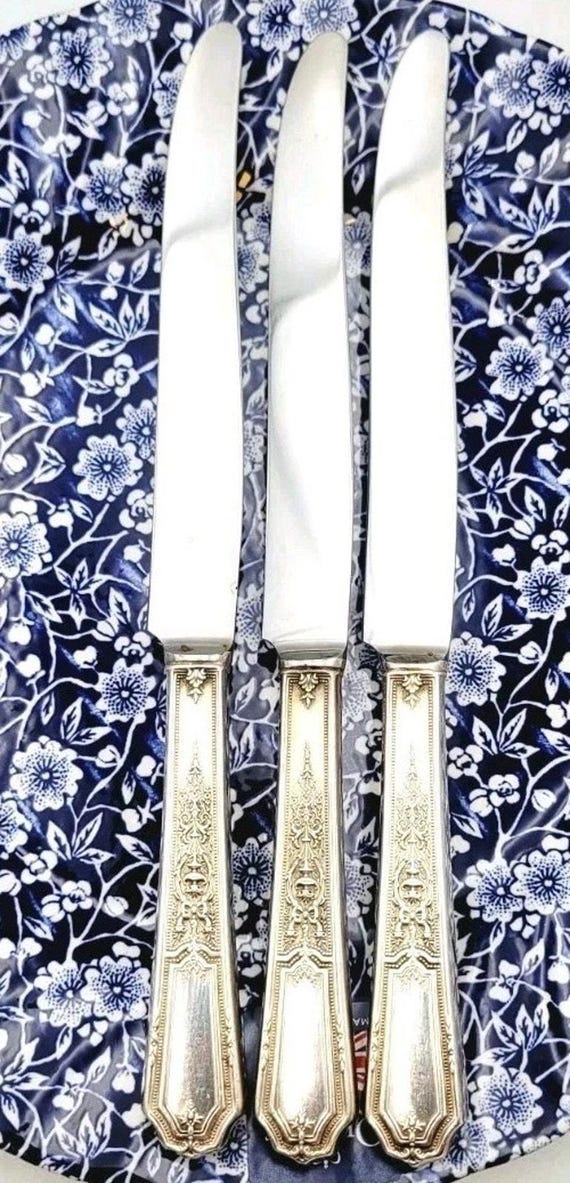 1847 Rogers Bros Ancestral Silverplate Set of 3 Dinner Knives