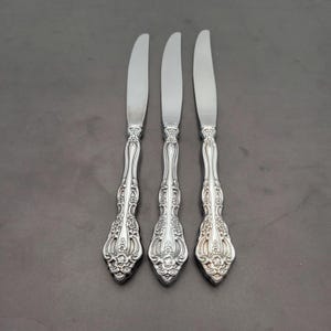 Vintage Oneida Michelangelo Set 3 Cube Dinner Knife Heirloom Stainless Flatware