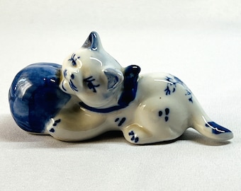 Asian Blue White Playful Kitty with Yarn Ball Vintage Porcelain Figurine